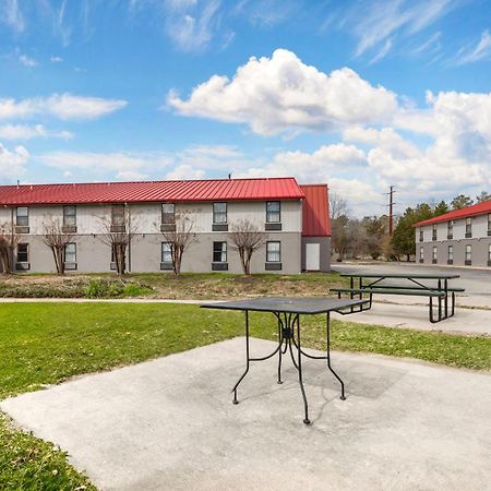 Red Roof Inn & Suites Newport News Luaran gambar