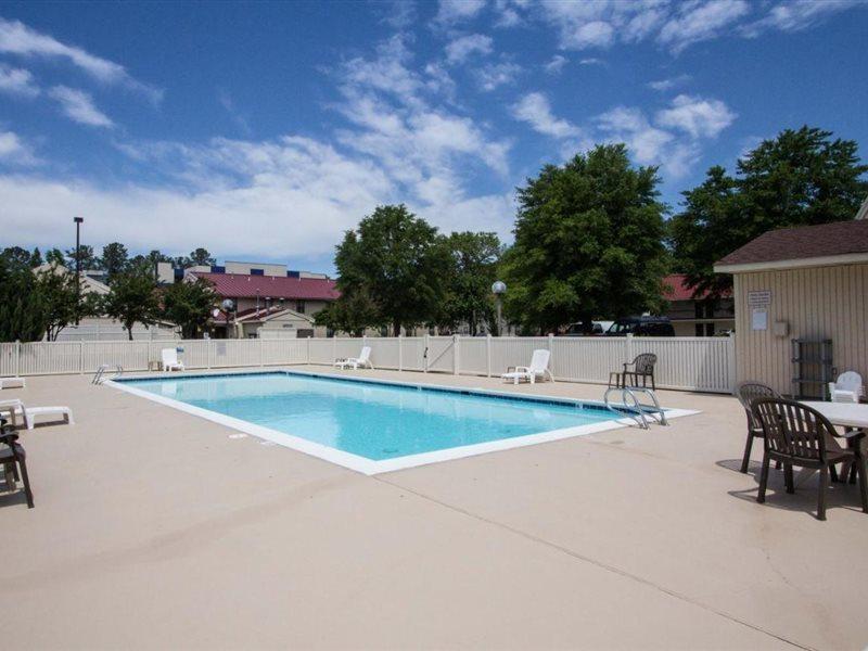 Red Roof Inn & Suites Newport News Luaran gambar