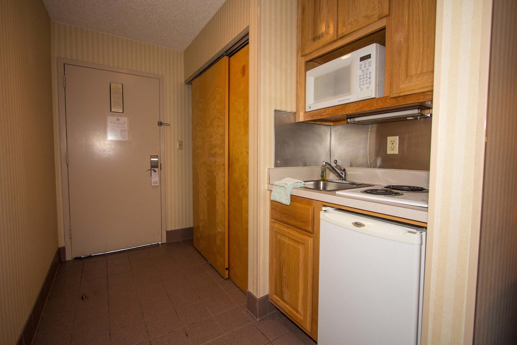Red Roof Inn & Suites Newport News Luaran gambar