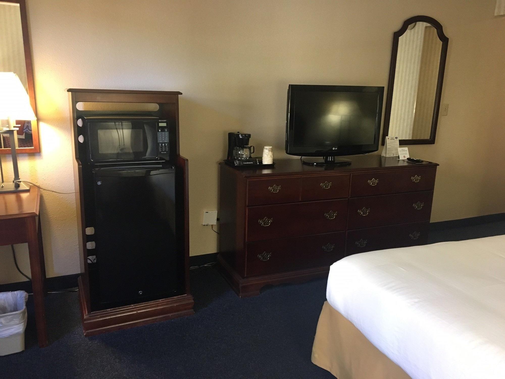 Red Roof Inn & Suites Newport News Luaran gambar