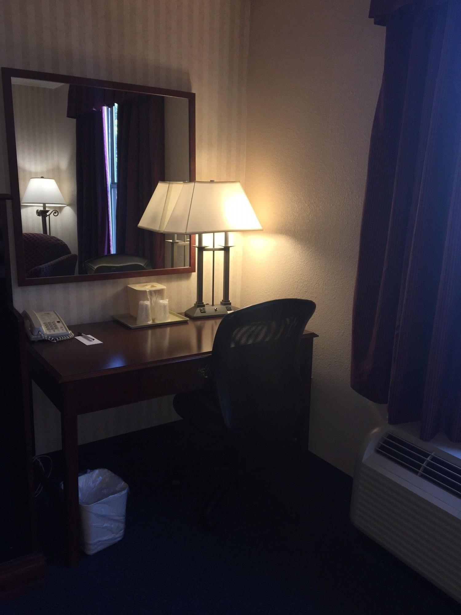 Red Roof Inn & Suites Newport News Luaran gambar