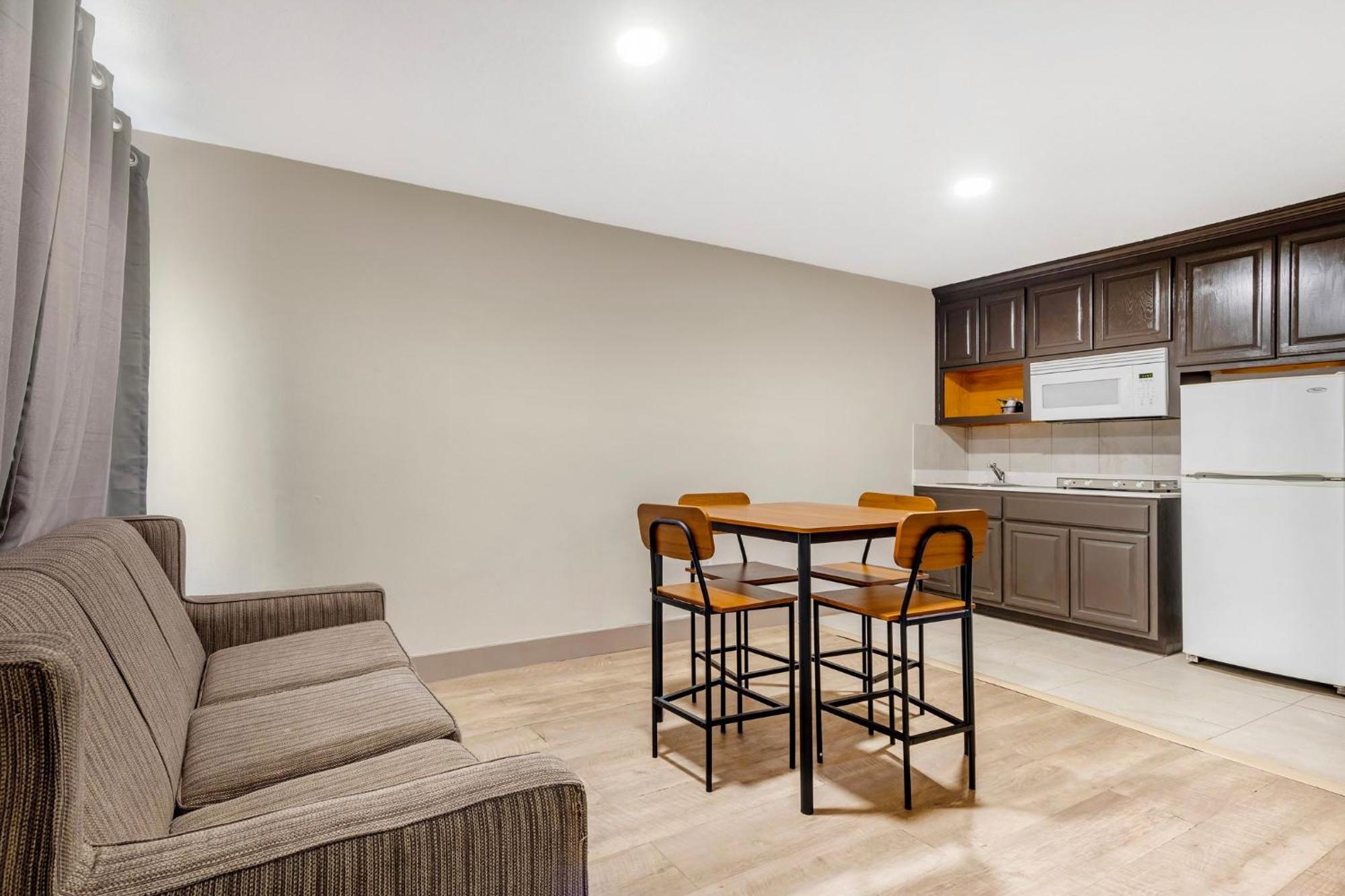Red Roof Inn & Suites Newport News Luaran gambar