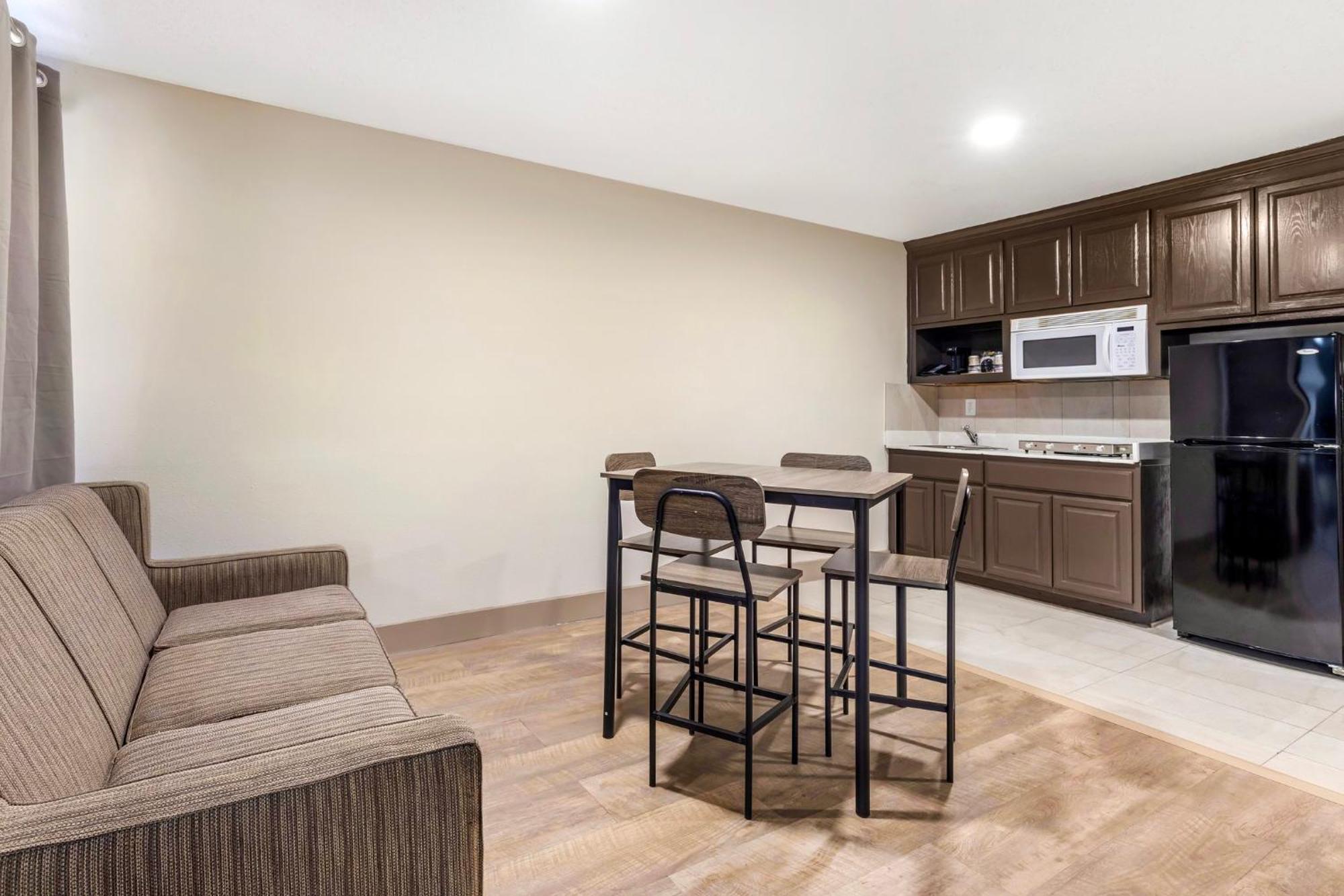 Red Roof Inn & Suites Newport News Luaran gambar